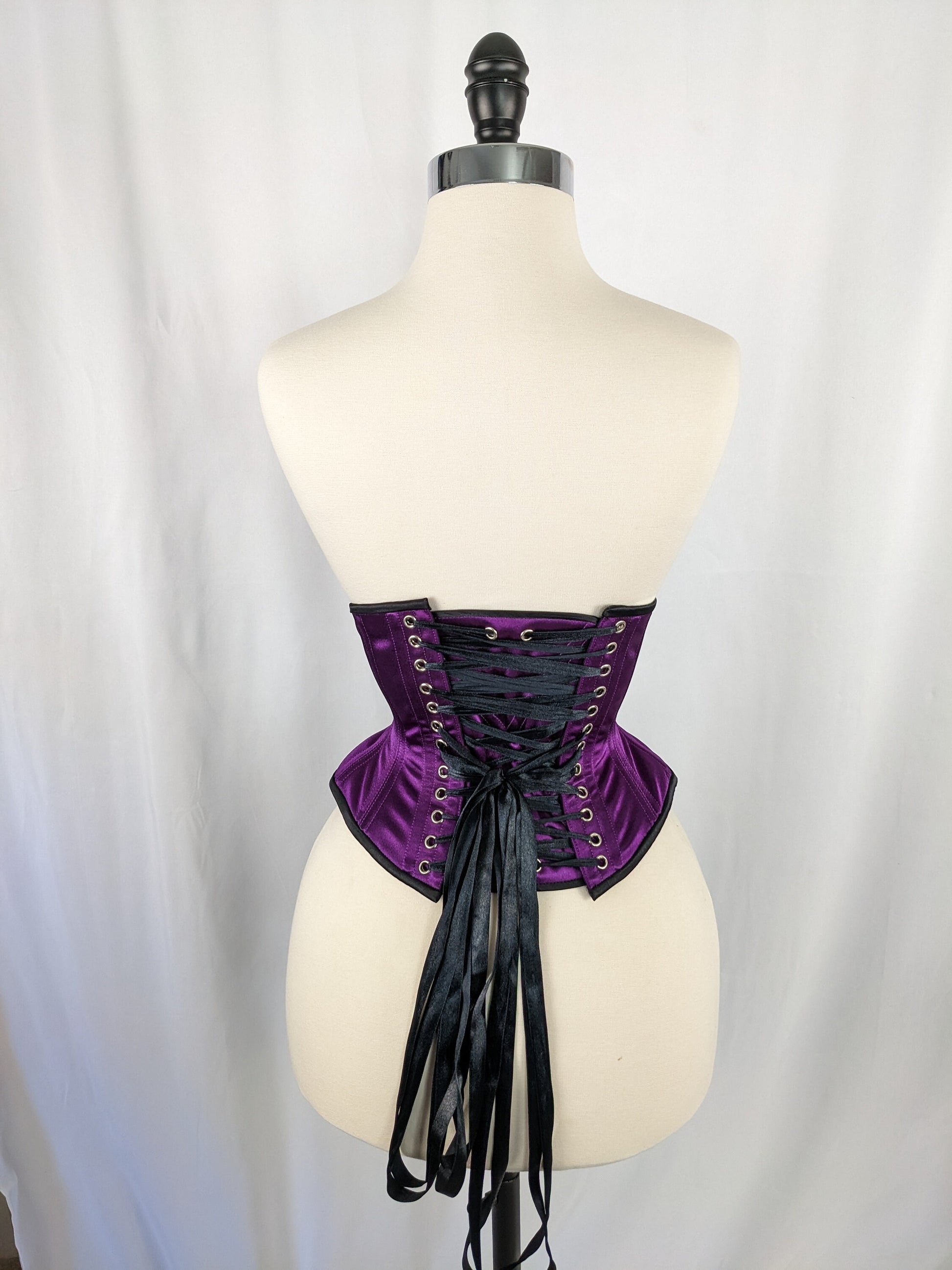 Court Royal Divine Underbust Girdle In Black