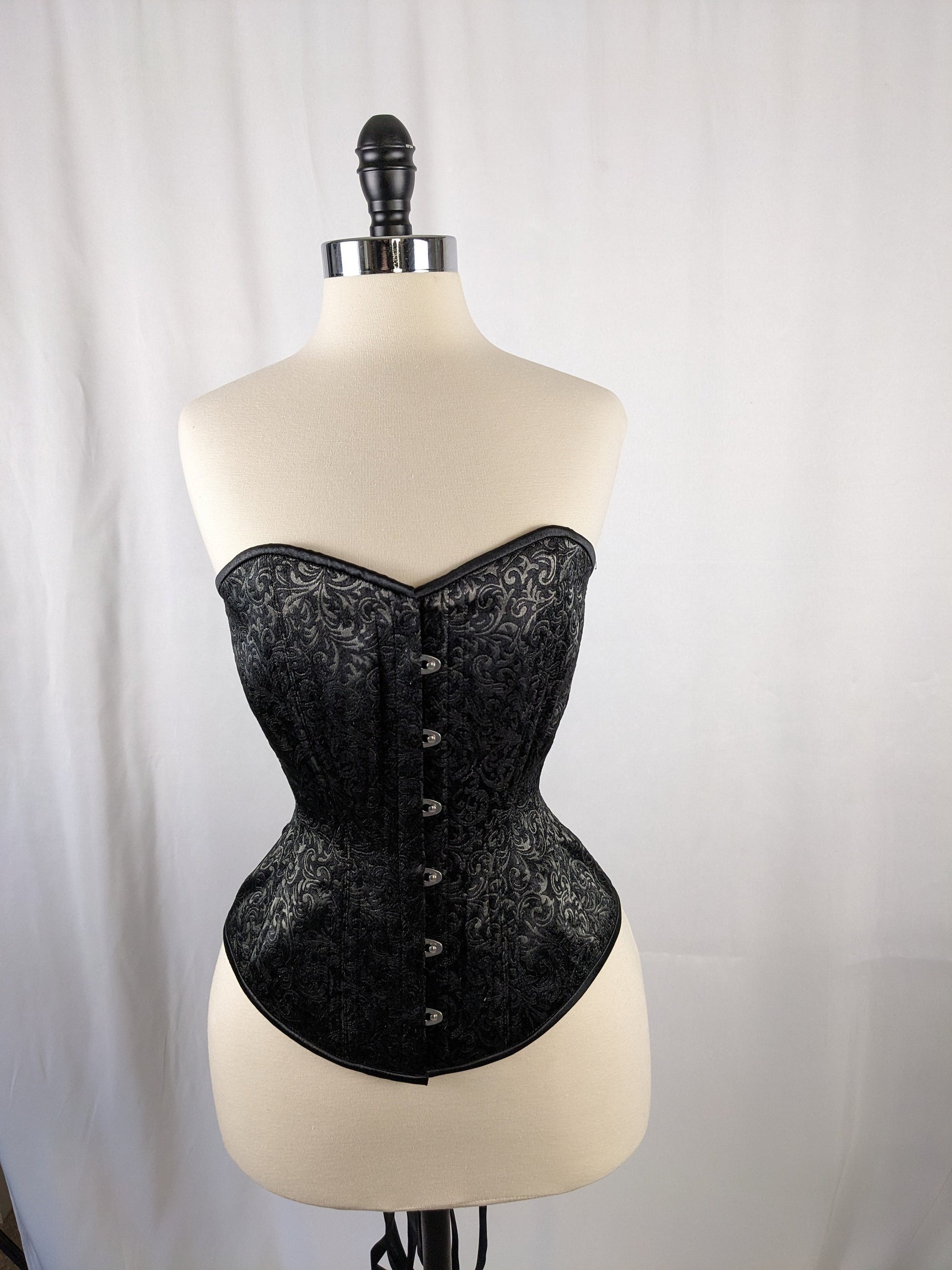 DD+ Bustiers and Corsets for Big Busts