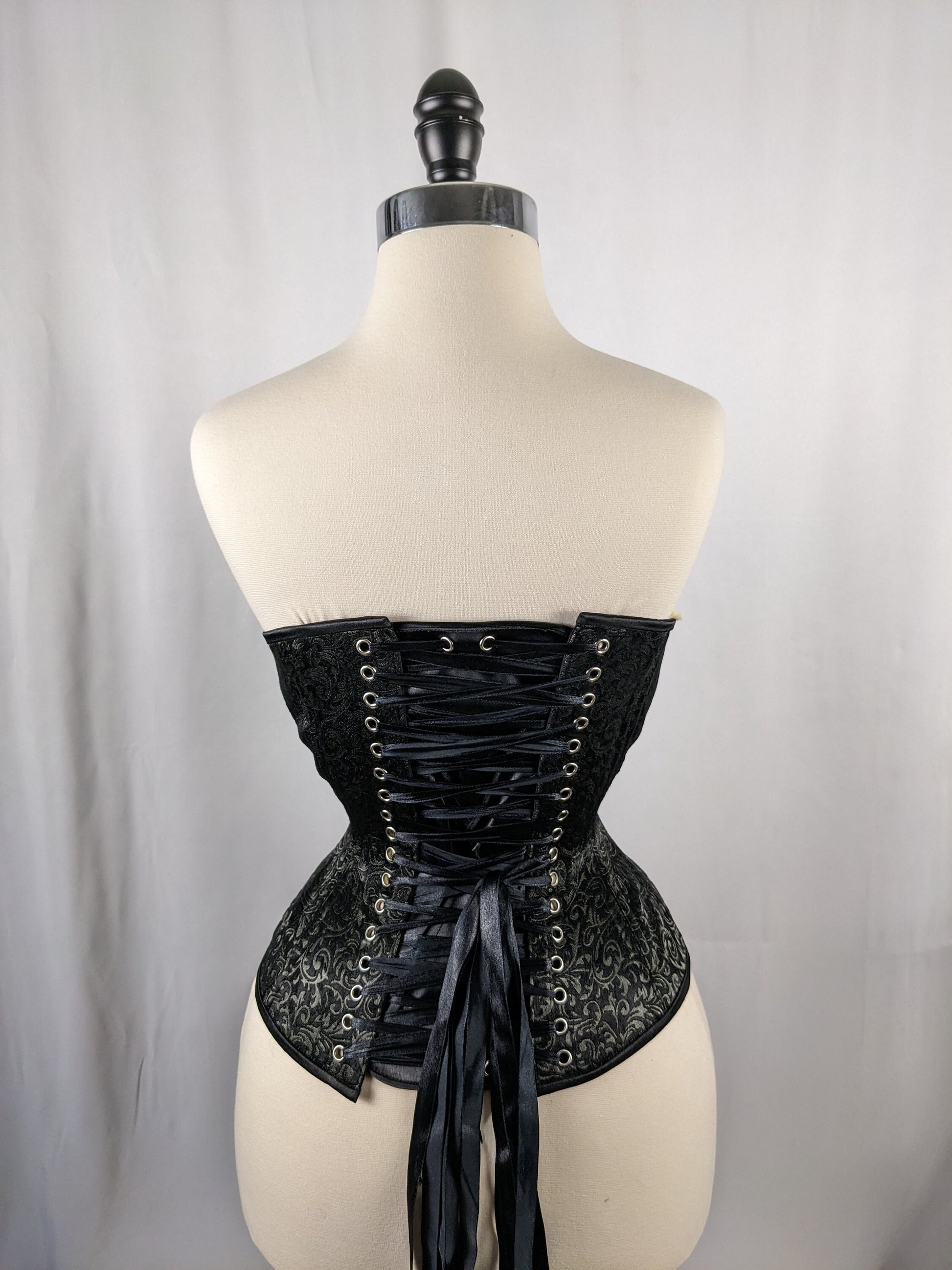 Black Raven Jacquard Brocade Steel Boned Large Bust Overbust Corset –  Corsets & Cogs